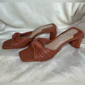 NEW Antonio Melani “Carmel” Brown Knot Leather Sandals women’s size 7 NWT